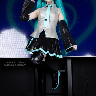 022_hatsune_miku_2024_hirariann_221256205c4dca234332725a8f9e344196